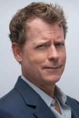 Greg Kinnear