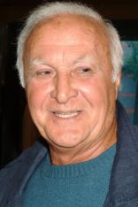 Robert Loggia