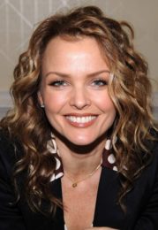 Dina Meyer